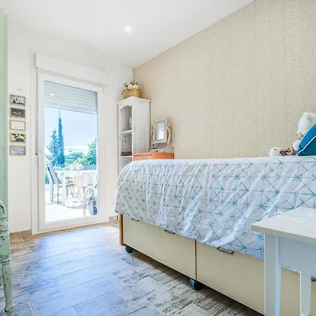 Stunning In With Wifi Holiday home